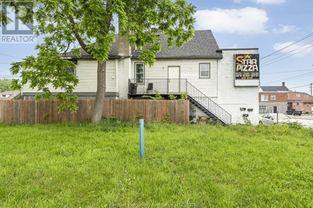 1022 WYANDOTTE STREET WEST Image 5