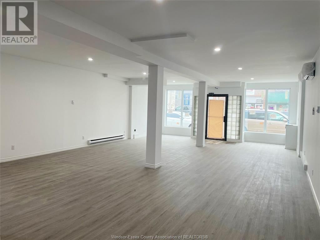1022 WYANDOTTE STREET WEST Image 6