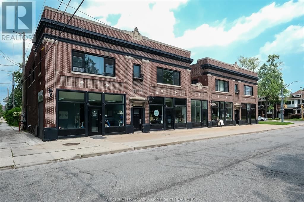 242 ERIE STREET WEST Image 1