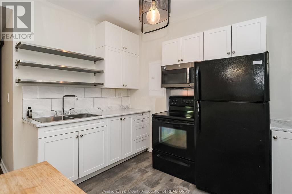 242 ERIE STREET WEST Image 10