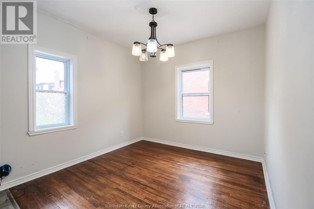 242 ERIE STREET WEST Image 11