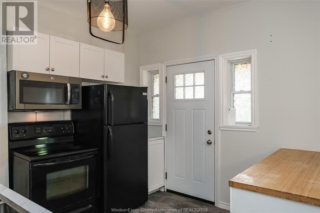 242 ERIE STREET WEST Image 13