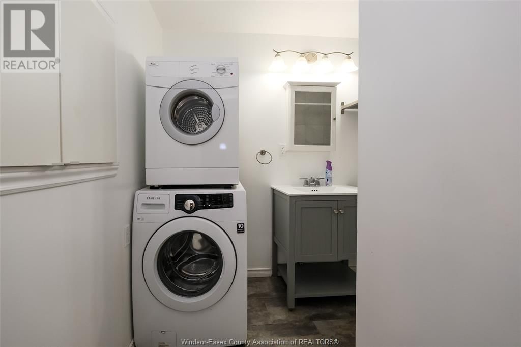 242 ERIE STREET WEST Image 8