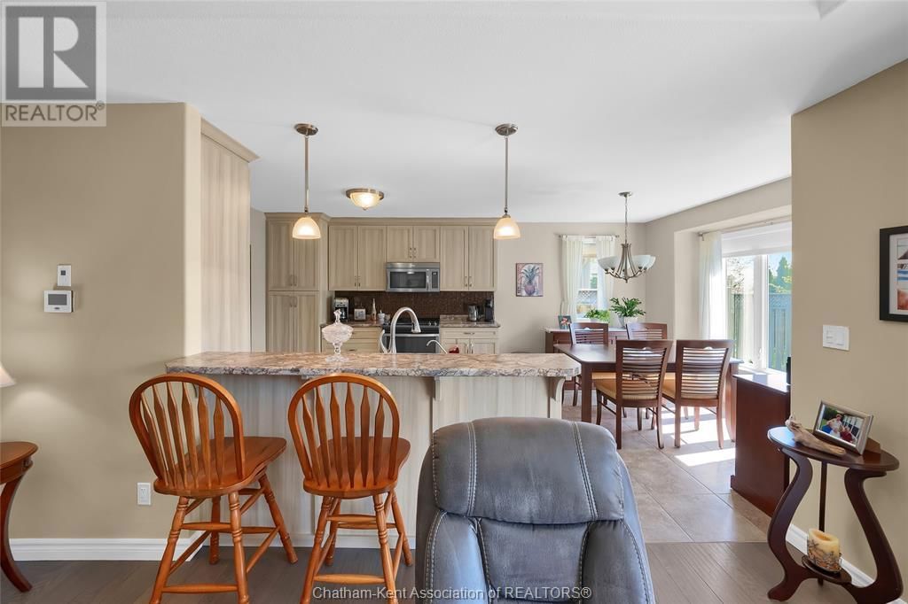 30 LANZ BOULEVARD Image 10