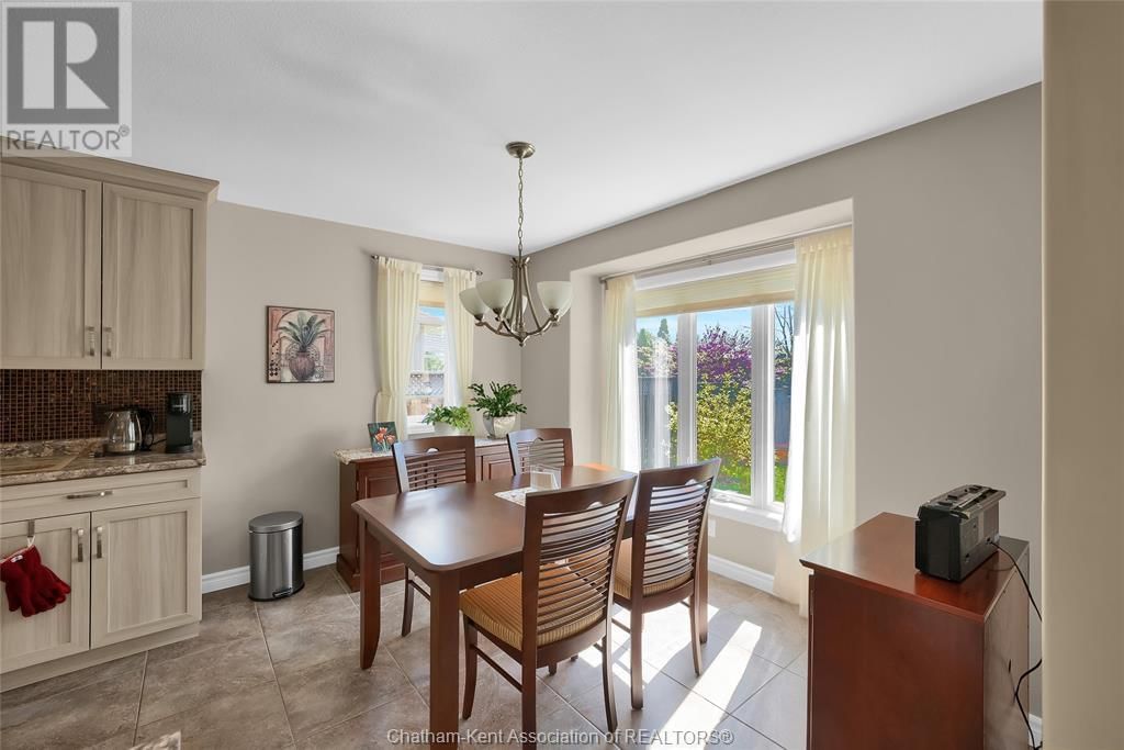 30 LANZ BOULEVARD Image 11