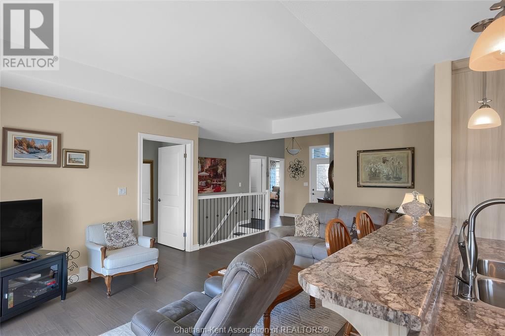 30 LANZ BOULEVARD Image 27