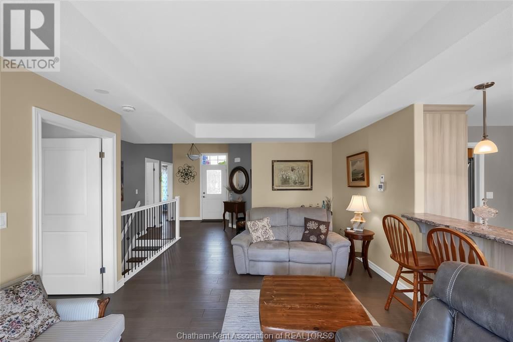 30 LANZ BOULEVARD Image 28