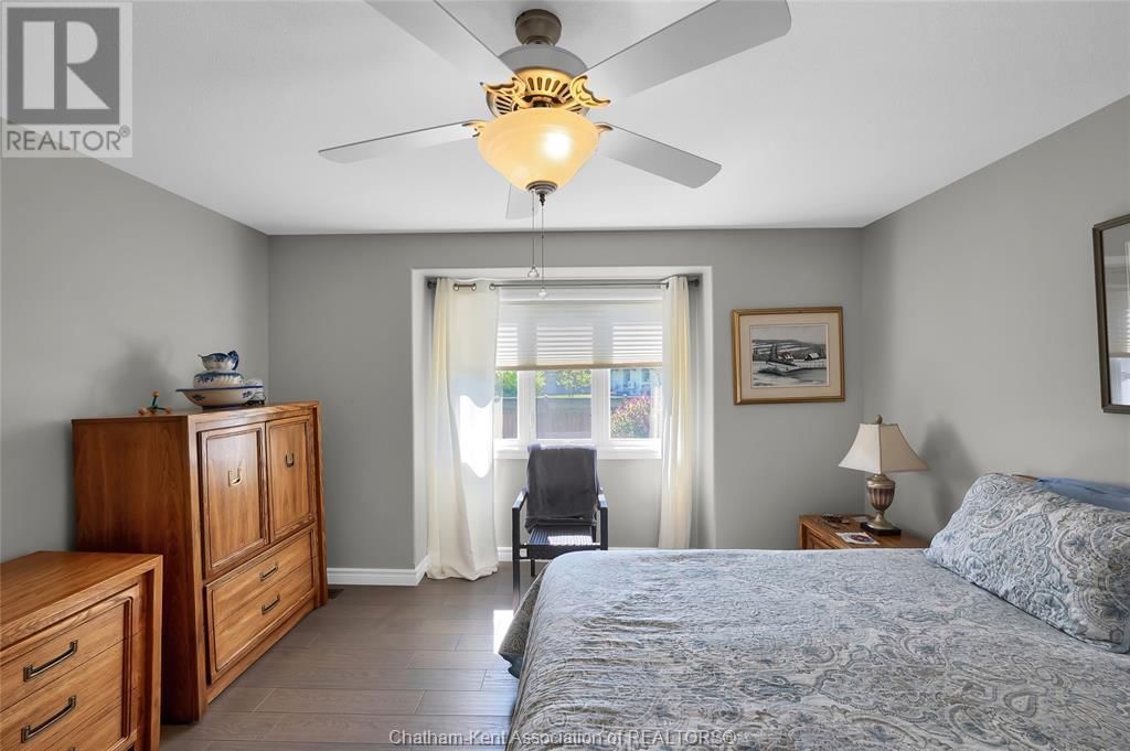 30 LANZ BOULEVARD Image 36