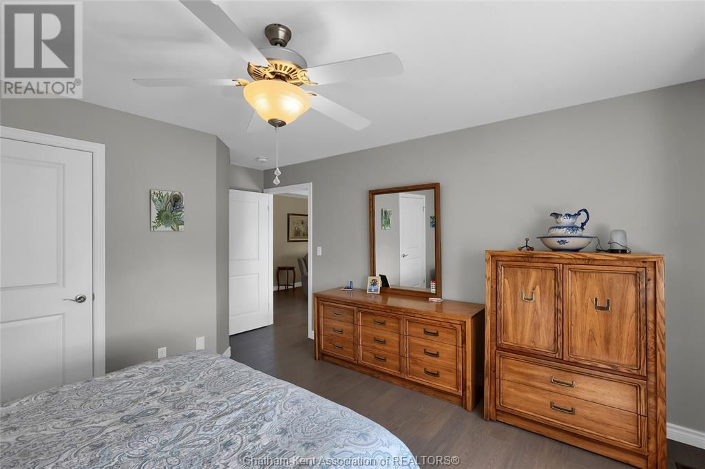 30 LANZ BOULEVARD Image 37
