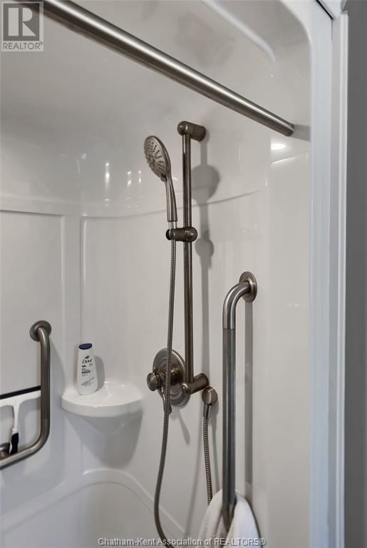 30 LANZ BOULEVARD Image 41
