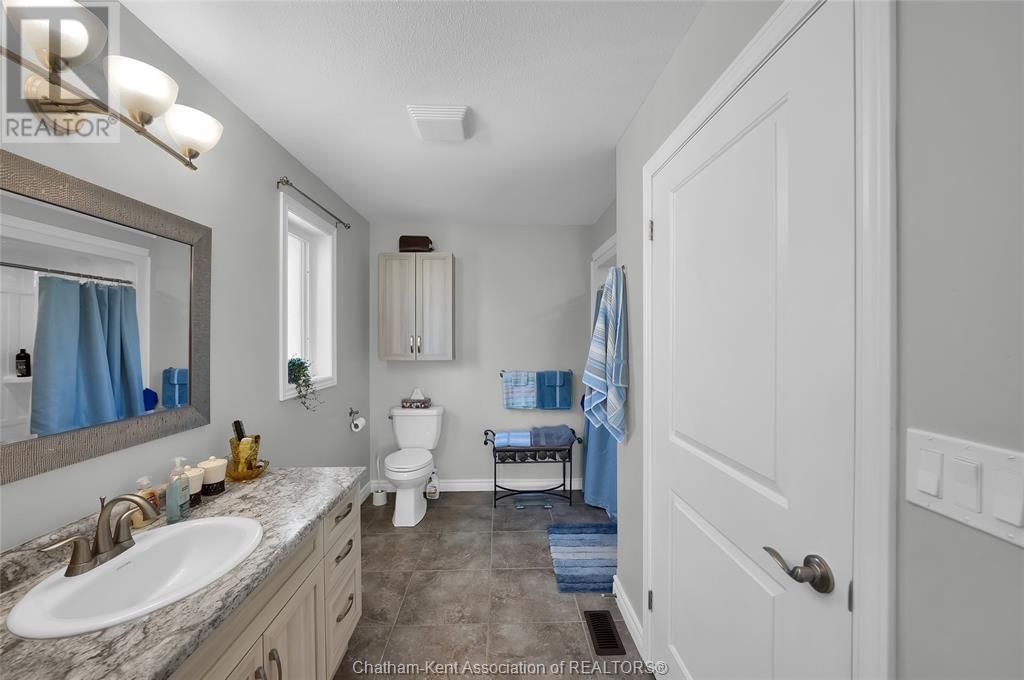 30 LANZ BOULEVARD Image 42