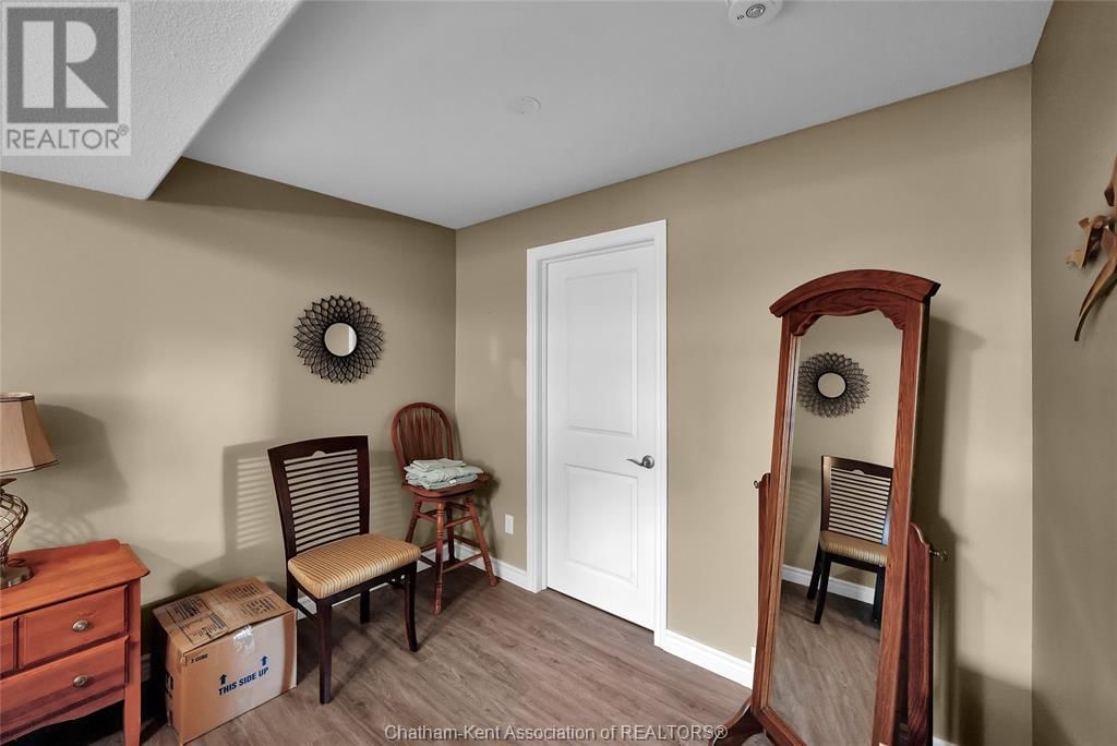30 LANZ BOULEVARD Image 47