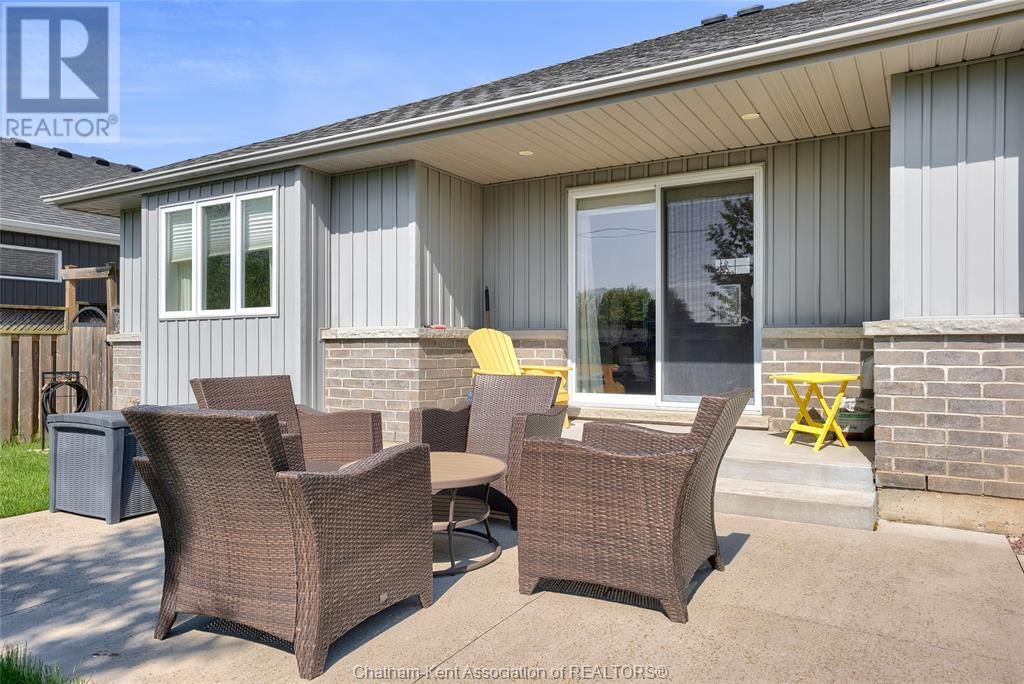 30 LANZ BOULEVARD Image 8