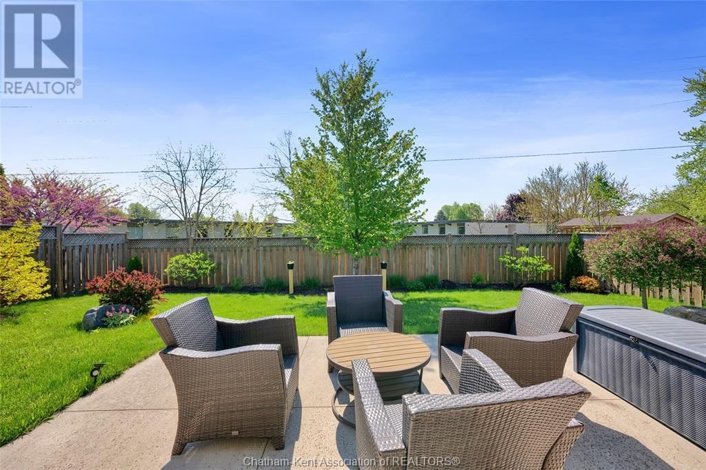30 LANZ BOULEVARD Image 9