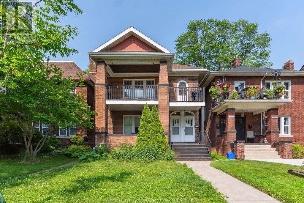 186-188 - 1586 VICTORIA AVENUE Image 1