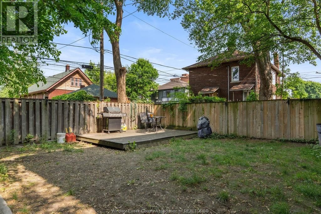 186-188 - 1586 VICTORIA AVENUE Image 32
