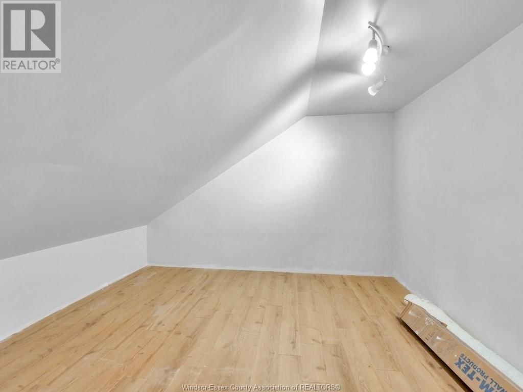 4970 TALBOT TRAIL Image 30