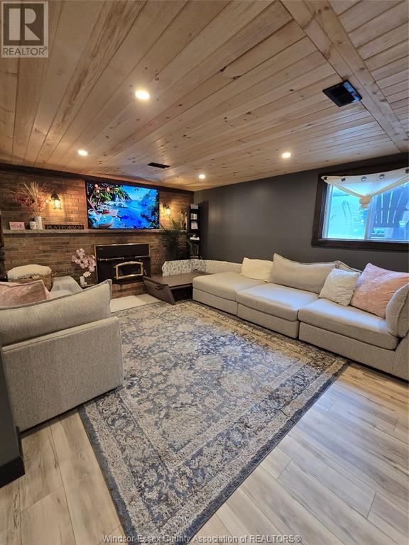 1222 REAUME ROAD Image 35