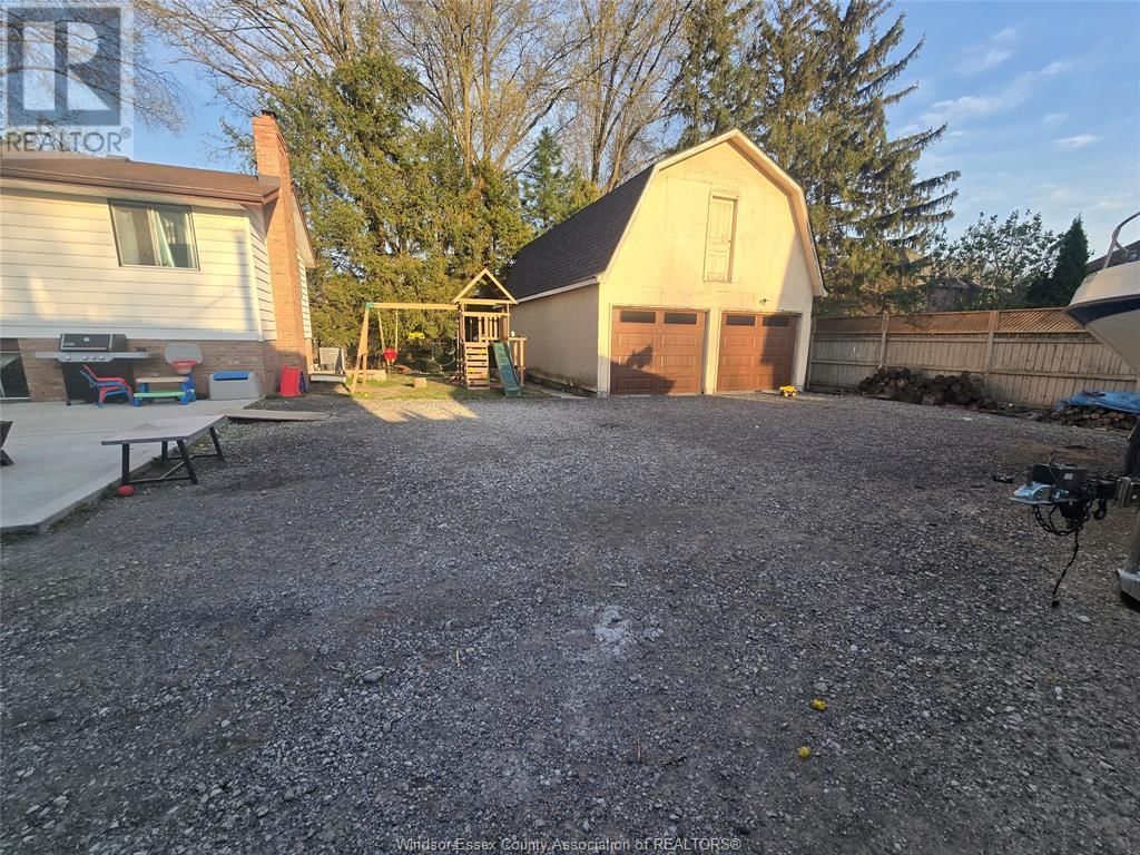 1222 REAUME ROAD Image 47