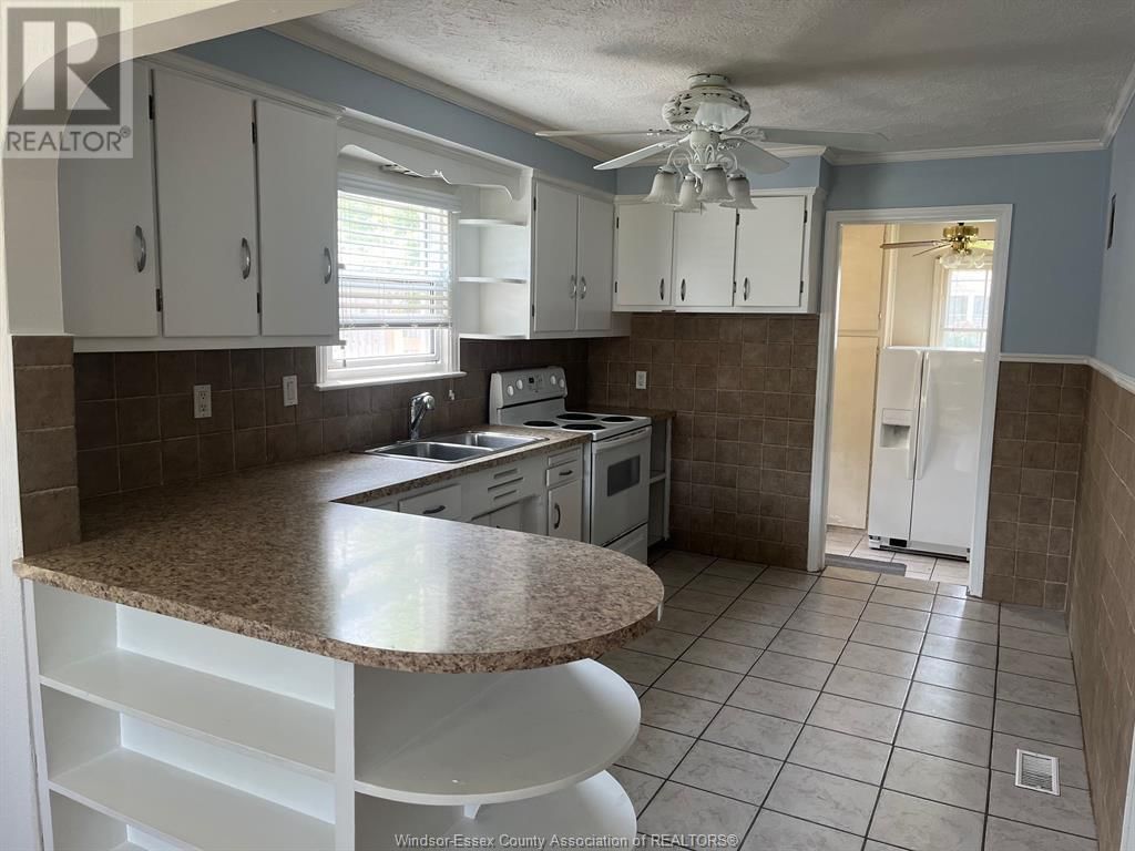 2337 ALEXIS ROAD Image 4