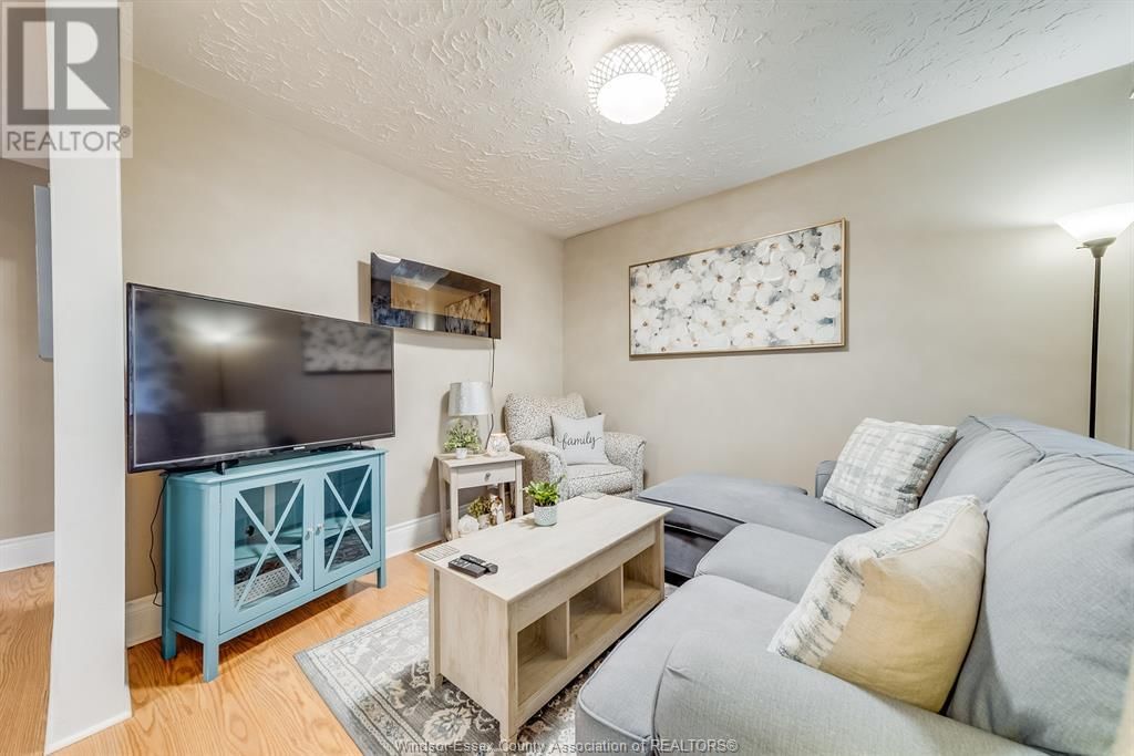 1697 ALBERT RD Image 12