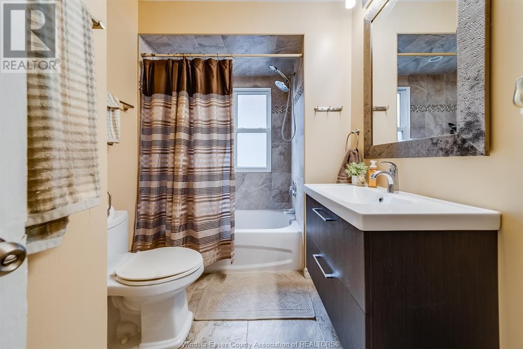 1697 ALBERT RD Image 14