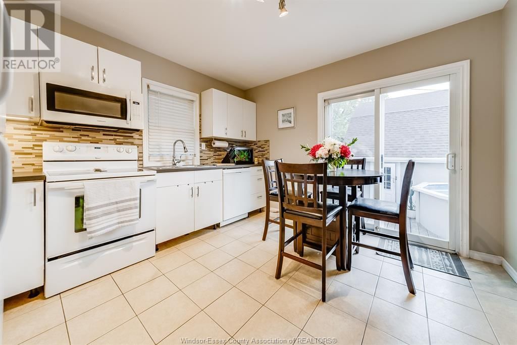 1697 ALBERT RD Image 16