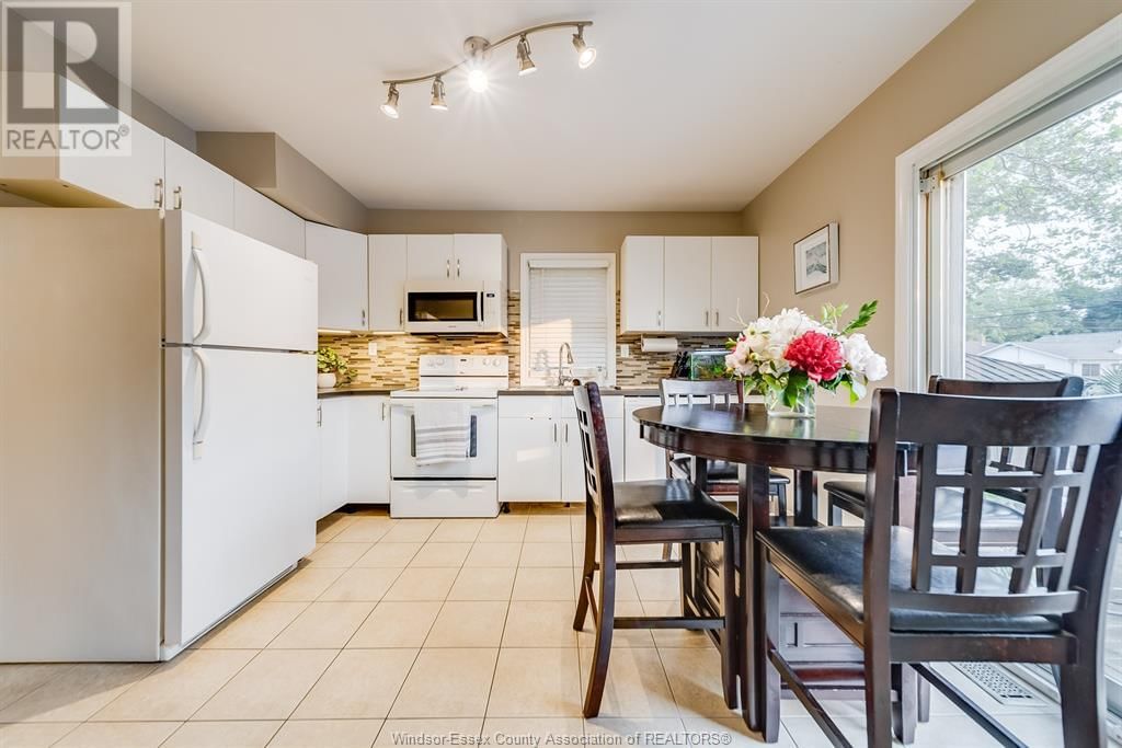 1697 ALBERT RD Image 21