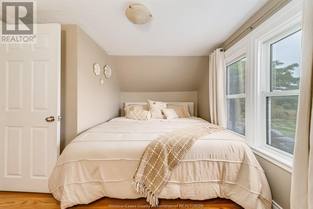 1697 ALBERT RD Image 23