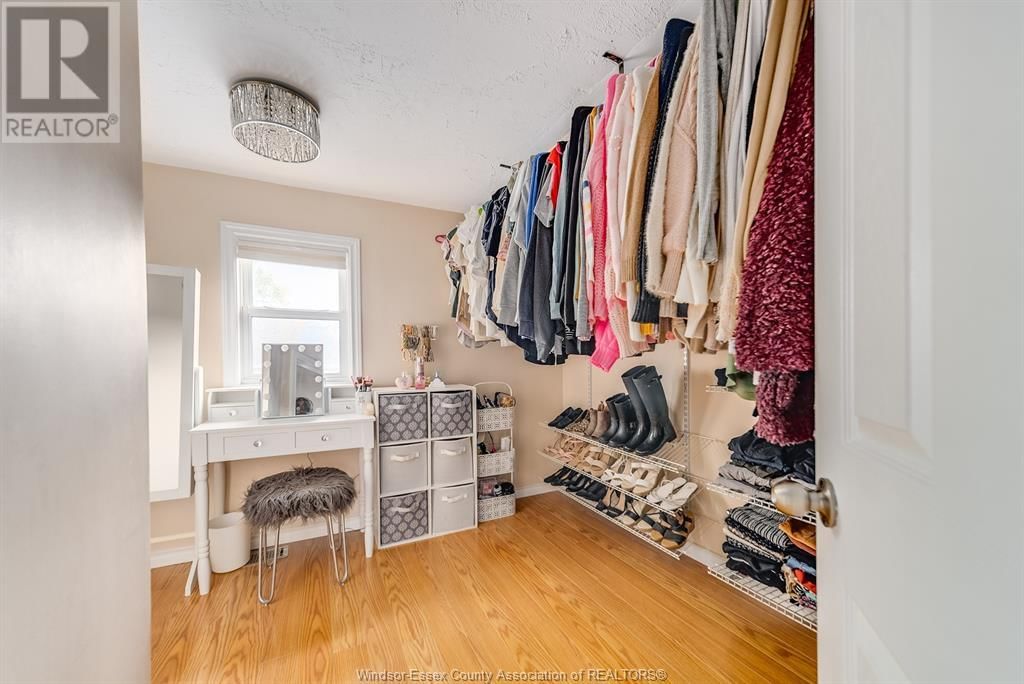 1697 ALBERT RD Image 28