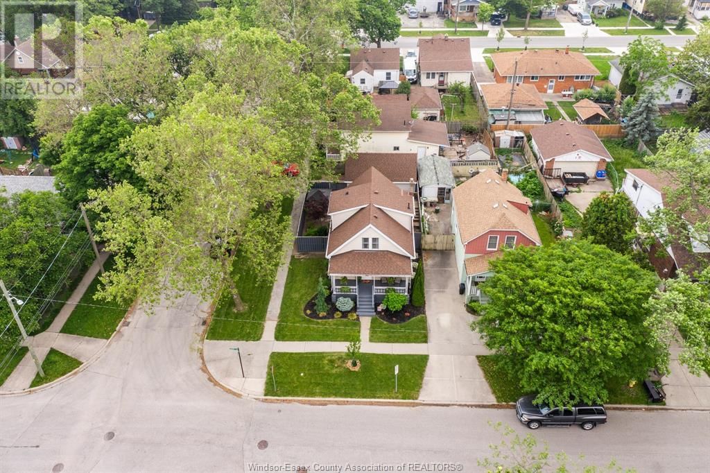 1697 ALBERT RD Image 40