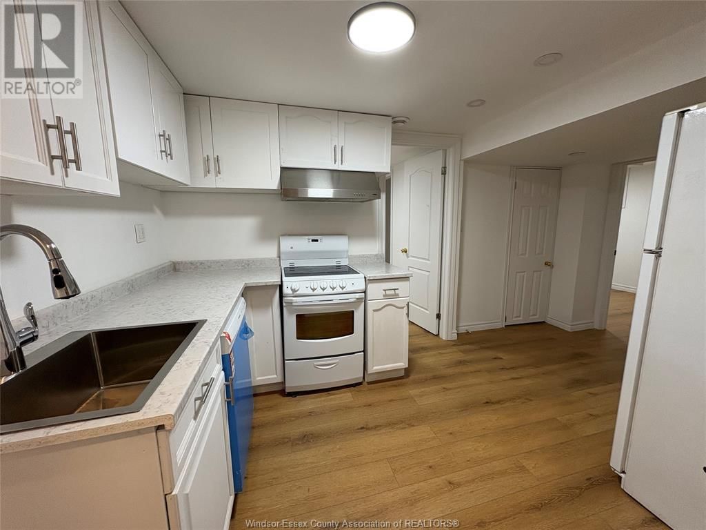 LOWER - 2148 TECUMSEH WEST Image 3