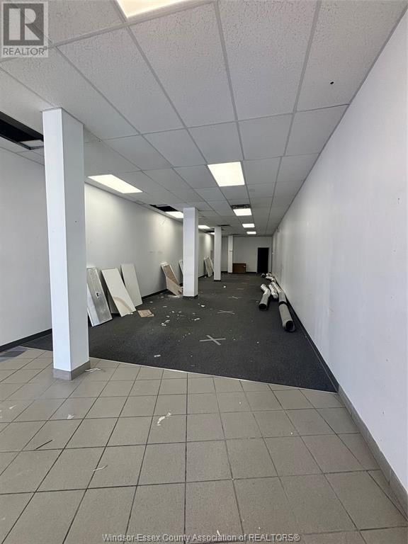 2 - 1585 WYANDOTTE STREET EAST Image 3