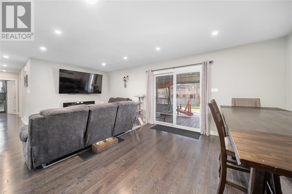 1351 CATHCART BOULEVARD Image 10