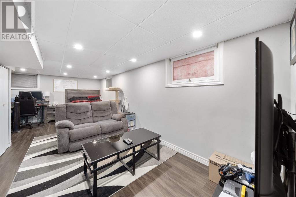 1351 CATHCART BOULEVARD Image 18