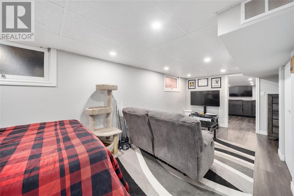 1351 CATHCART BOULEVARD Image 19