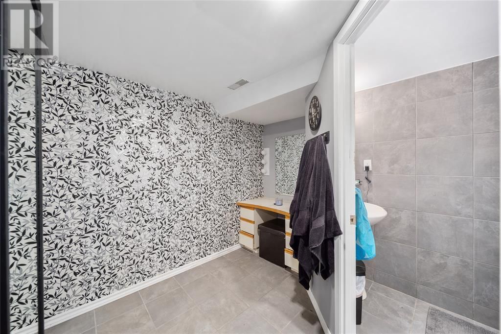 1351 CATHCART BOULEVARD Image 20