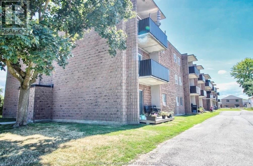 202 - 276 MERRITT AVENUE Image 1
