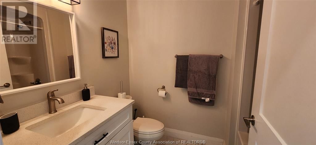 953 WALKER ROAD Image 12