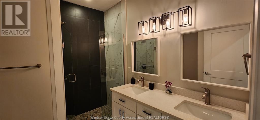 953 WALKER ROAD Image 15
