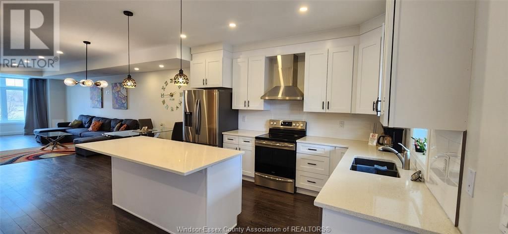 953 WALKER ROAD Image 2