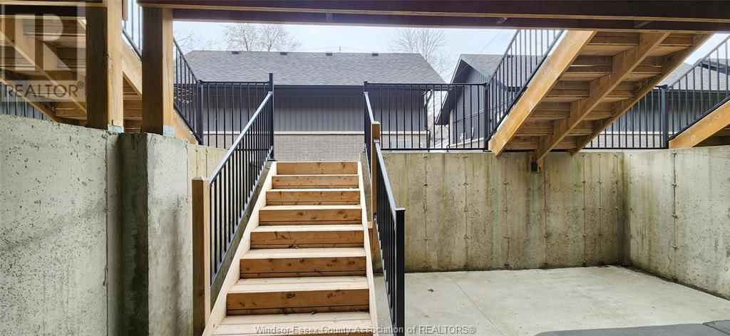 953 WALKER ROAD Image 20