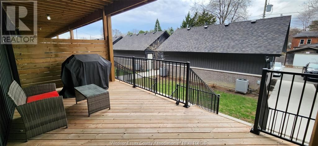 953 WALKER ROAD Image 21