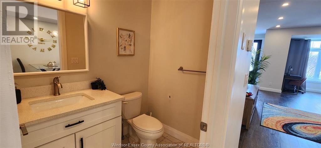 953 WALKER ROAD Image 4
