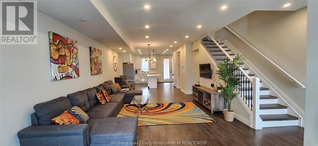 953 WALKER ROAD Image 7