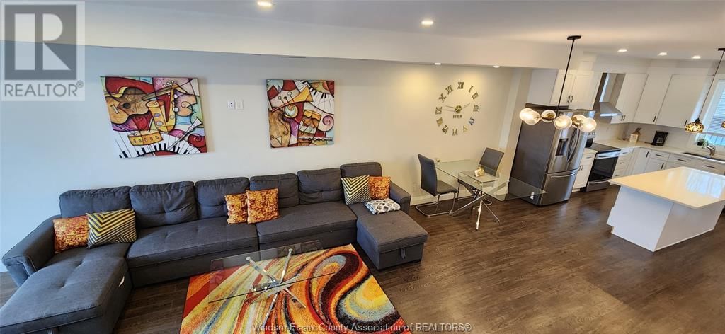 953 WALKER ROAD Image 9