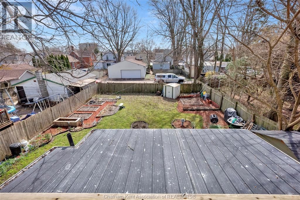 176 SELKIRK STREET Image 28
