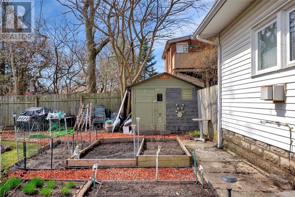 176 SELKIRK STREET Image 31
