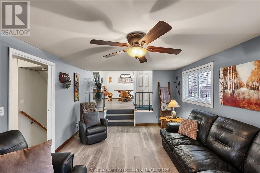 12 DONALDA DRIVE Image 21