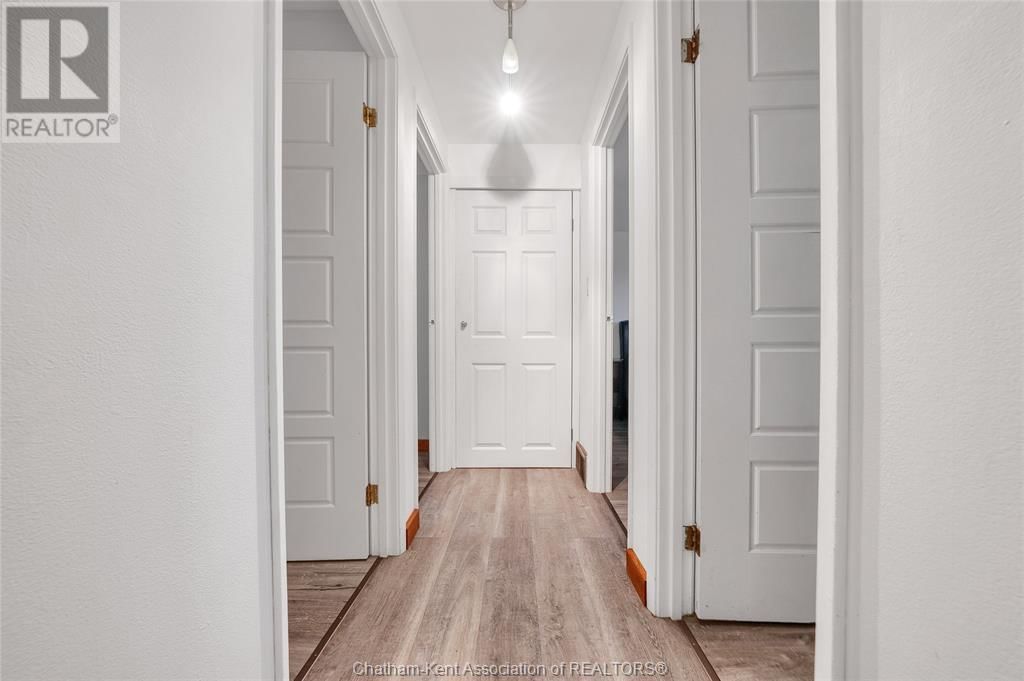 12 DONALDA DRIVE Image 26